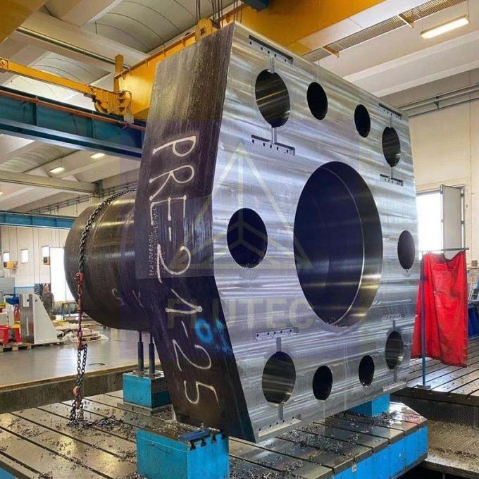 Grandi tubi idraulici a cilindra ad alta pressione per una macchina da estrussione da 20000 tonnellate 1